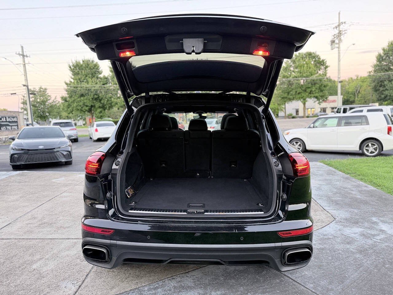 Used 2017 Porsche Cayenne Platinum Edition AWD/4WD image 49