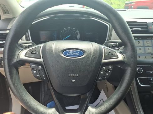 Used 2019 Ford Fusion SE FWD image 7