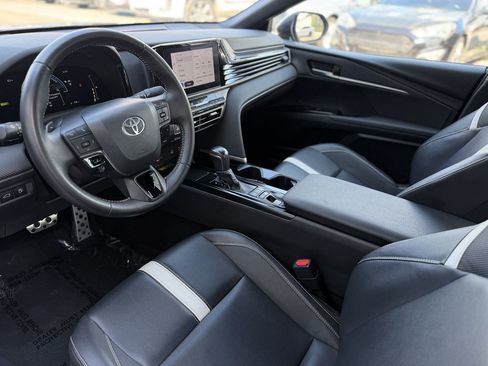Used 2025 Toyota Camry SE FWD image 10