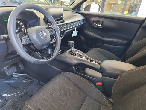 Used 2024 Honda HR-V Sport image 12