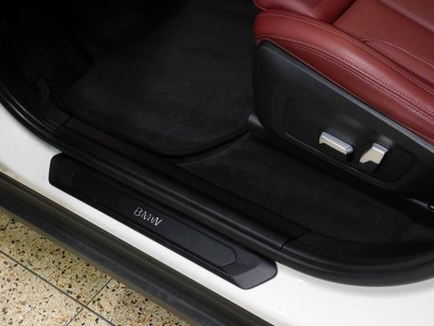 Used 2023 BMW X4 xDrive30i image 27