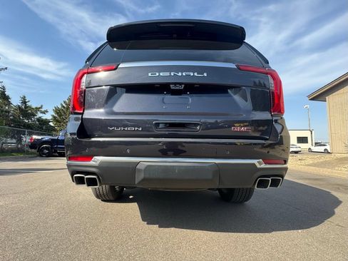 Used 2025 GMC Yukon Denali w/ Denali Reserve Package AWD/4WD image 9