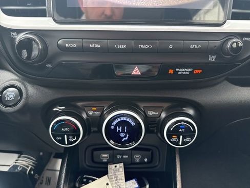 Used 2026 Hyundai Venue SEL image 31