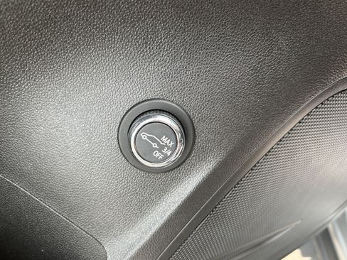 Used 2023 Buick Envision Essence w/ Sport Touring Package AWD/4WD image 15