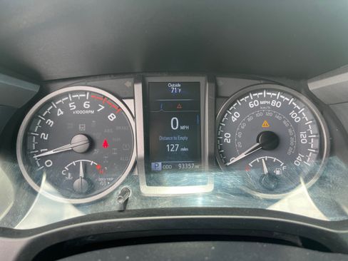 Used 2021 Toyota Tacoma TRD Sport w/ Technology Package AWD/4WD image 15