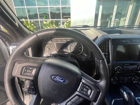 Used 2018 Ford F150 XLT w/ Equipment Group 302A Luxury AWD/4WD image 9
