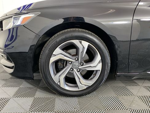 Used 2018 Honda Accord EX image 11