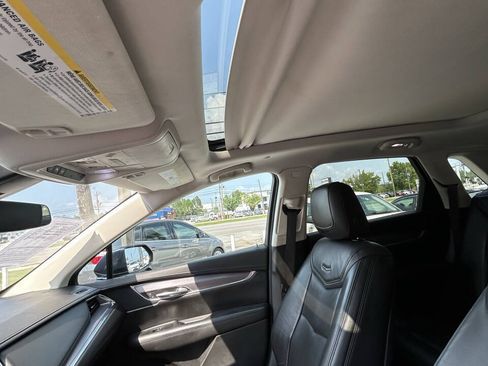 Used 2017 Cadillac XT5 Luxury w/ Driver Awareness Package FWD image 15