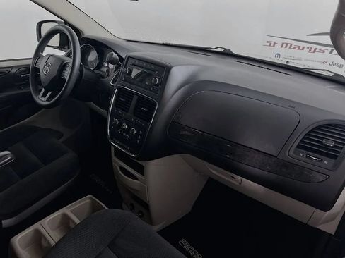 Used 2016 Dodge Grand Caravan SE w/ Quick Order Package 29E SE FWD image 28