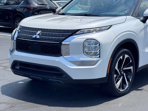 Used 2022 Mitsubishi Outlander ES FWD image 35