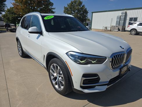 Used 2022 BMW X5 xDrive40i w/ Premium Package image 16
