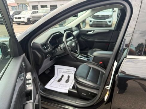 Used 2023 Ford Escape Platinum AWD/4WD image 17