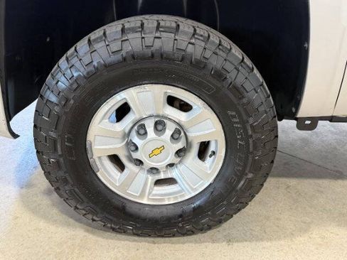 Used 2009 Chevrolet Silverado 3500 LT w/ Exterior Plus Package AWD/4WD image 12