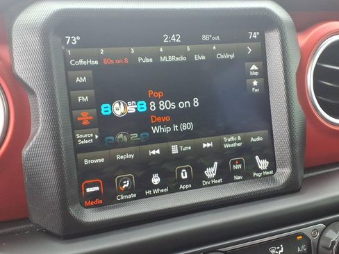 Used 2021 Jeep Wrangler Unlimited Rubicon AWD/4WD image 9