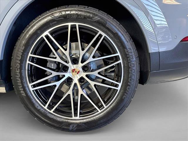 Certified 2026 Porsche Cayenne AWD/4WD image 25