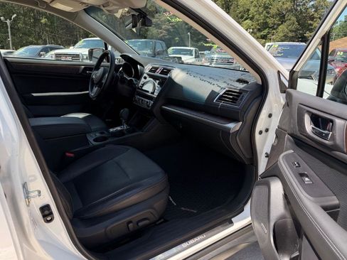 Used 2017 Subaru Outback 2.5i Limited AWD/4WD image 21