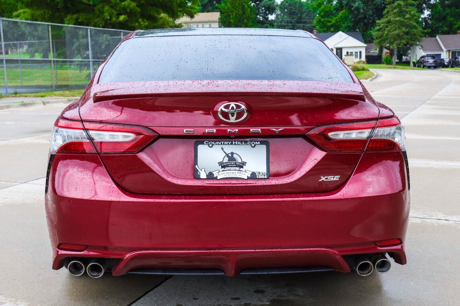 Used 2018 Toyota Camry XSE FWD image 18