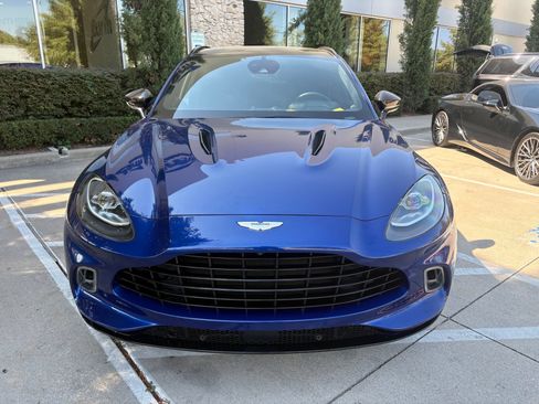 Used 2023 Aston Martin DBX AWD/4WD image 2