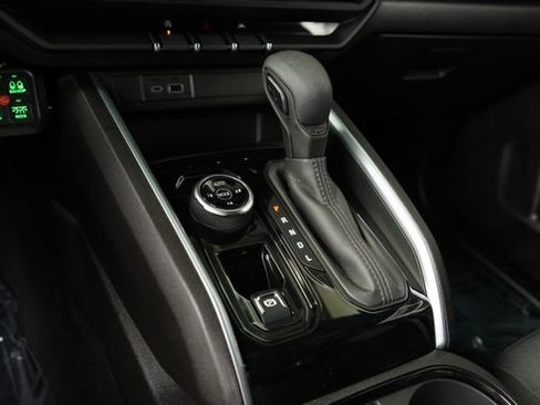 Used 2024 Chevrolet Colorado Trail Boss w/ Technology Package image 24