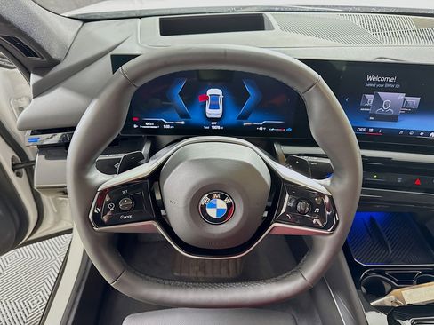 Used 2025 BMW 530i xDrive xDrive w/Navigation,Leather,Su image 16