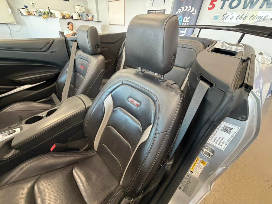 Used 2018 Chevrolet Camaro SS RWD image 18