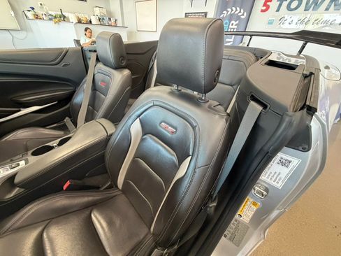 Used 2018 Chevrolet Camaro SS RWD image 18