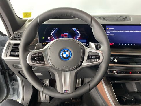 New 2026 BMW X5 xDrive50e image 11