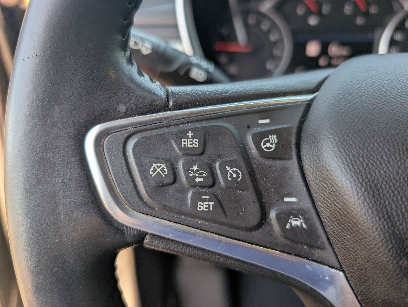 Used 2022 Chevrolet Equinox Premier FWD image 25