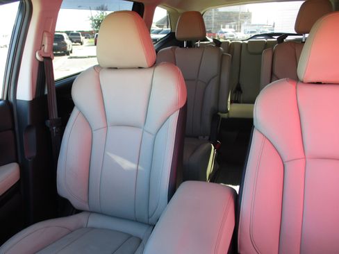 Used 2020 Subaru Ascent Limited w/ Technology Package AWD/4WD image 14