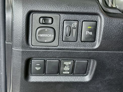 Used 2017 Toyota 4Runner Limited AWD/4WD image 17