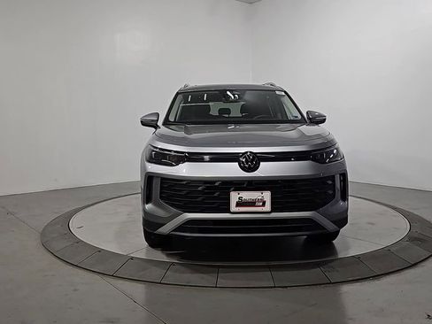 New 2026 Volkswagen Tiguan SE AWD/4WD image 8