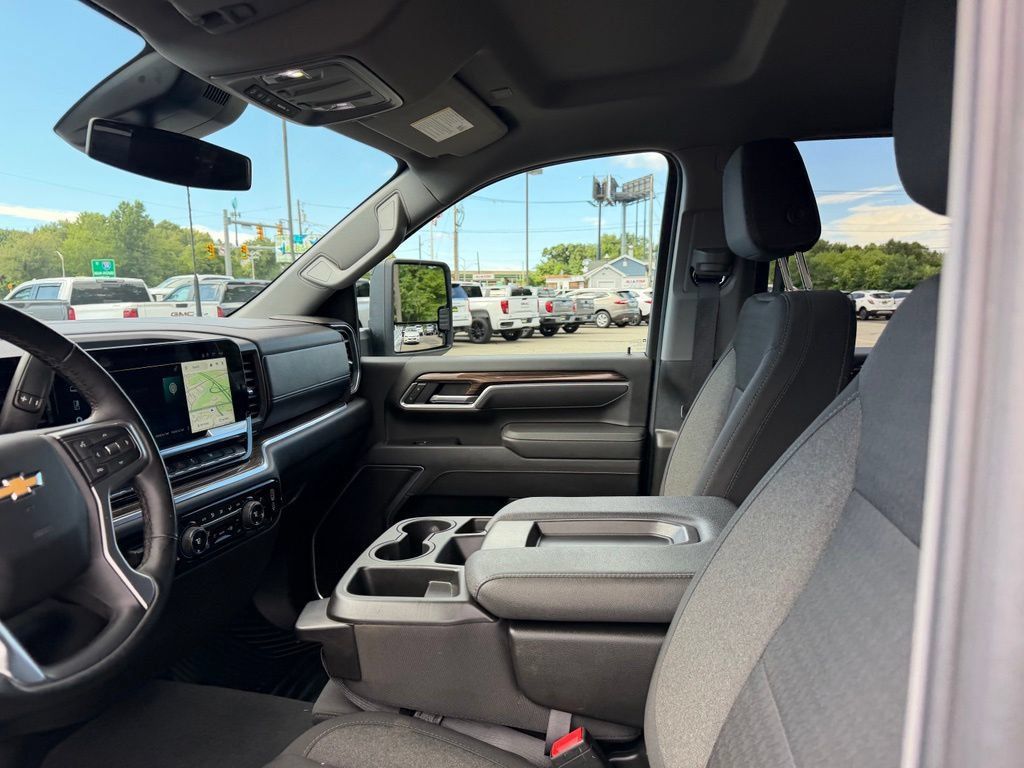 Certified 2025 Chevrolet Silverado 2500 LT w/ Convenience Package AWD/4WD image 13