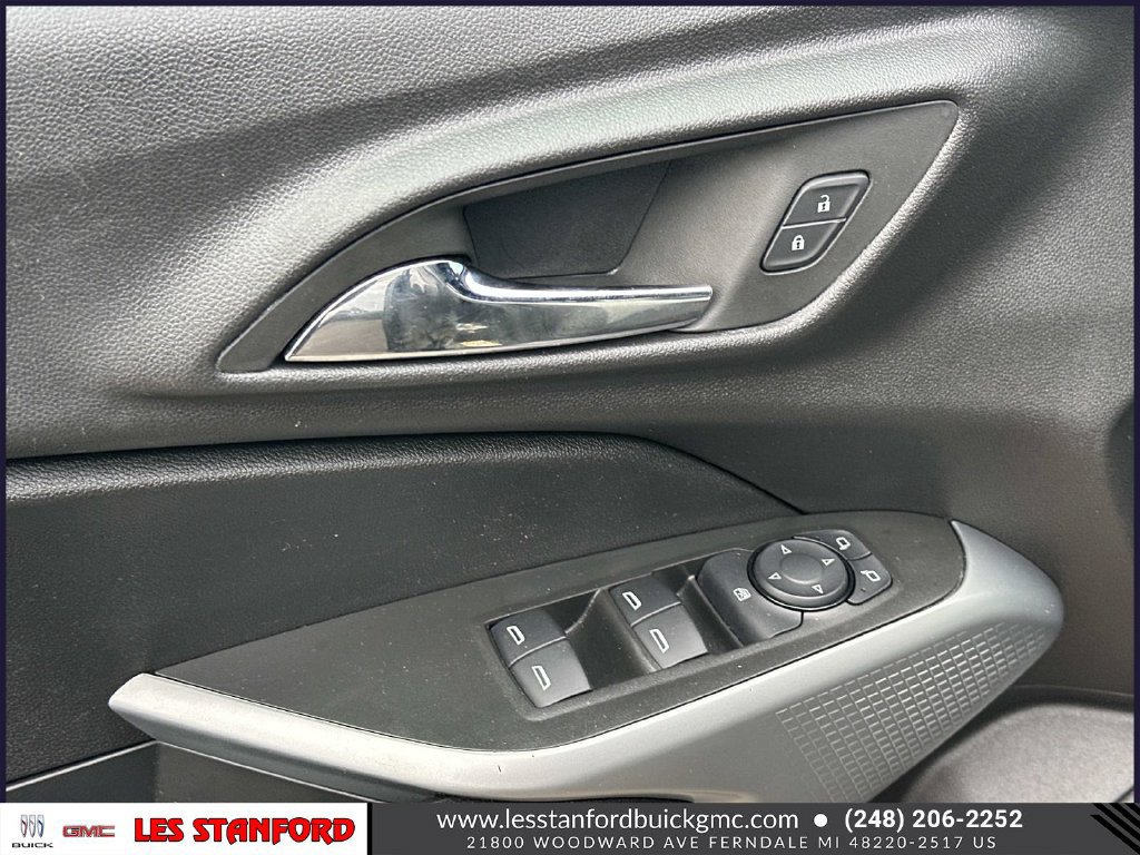 Used 2024 Chevrolet Trax RS FWD image 17