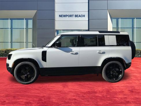 New 2026 Land Rover Defender 110 X-Dynamic SE AWD/4WD image 2