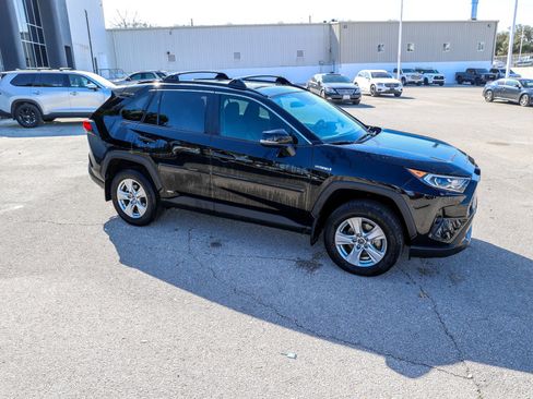 Certified 2021 Toyota RAV4 XLE w/ Convenience Package image 6