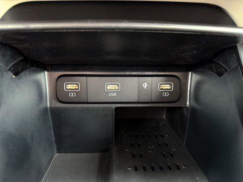 Used 2023 Kia Sorento S FWD image 30