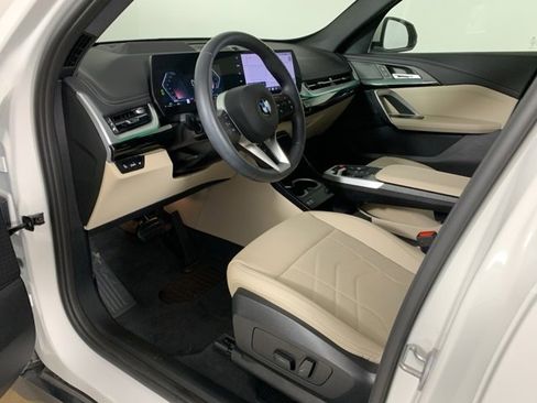 Used 2025 BMW X1 xDrive28i w/ Technology Package image 32