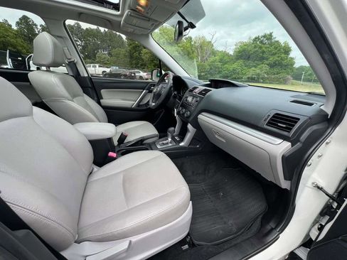 Used 2015 Subaru Forester 2.5i Limited AWD/4WD image 10