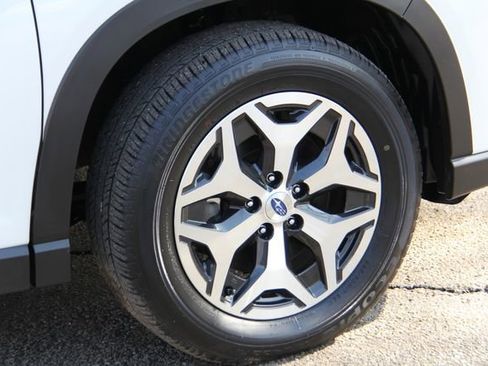 Used 2023 Subaru Forester Premium image 13