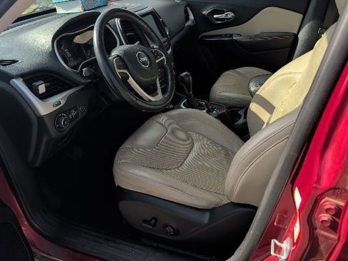 Used 2015 Jeep Cherokee Limited w/ Luxury Group AWD/4WD image 13