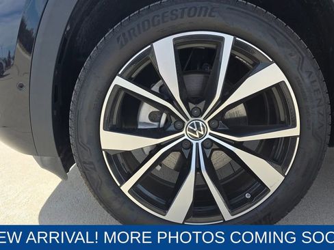 Used 2025 Volkswagen Atlas SEL Premium R-Line image 10