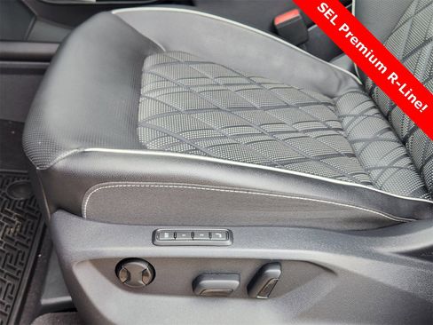 Used 2025 Volkswagen Atlas SEL Premium R-Line image 25