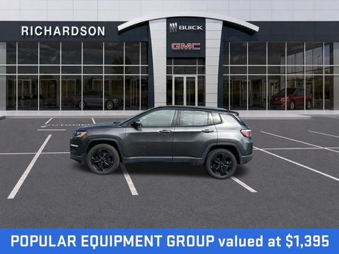 Used 2018 Jeep Compass Latitude w/ Popular Equipment Group FWD image 2