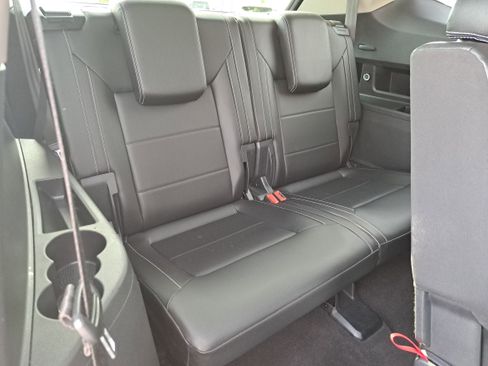 Used 2021 Volkswagen Atlas SE image 12