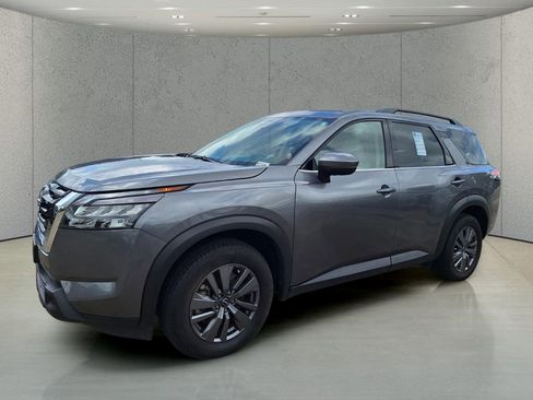 Used 2024 Nissan Pathfinder SV FWD image 9
