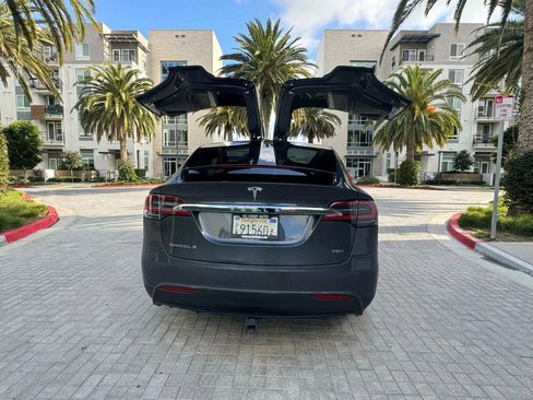 Used 2017 Tesla Model X 75D image 9
