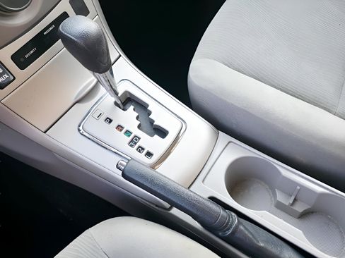 Used 2013 Toyota Corolla image 30