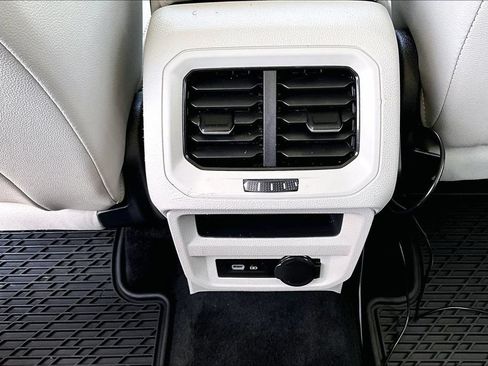 Used 2024 Volkswagen Tiguan SE w/ Panoramic Sunroof Package AWD/4WD image 23