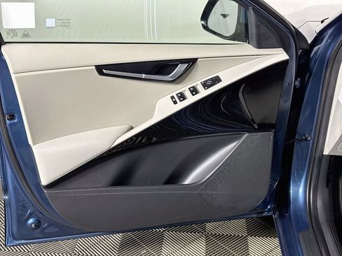 Certified 2023 Kia Niro Wind FWD image 11