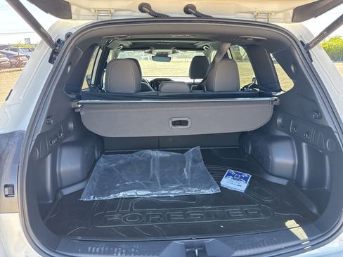 Used 2026 Subaru Forester Premium AWD/4WD image 14
